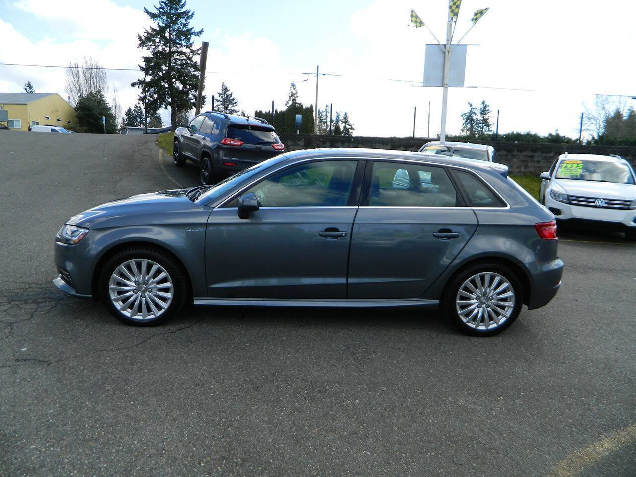 Used 2017 Audi A3 e-tron Prestige image 5