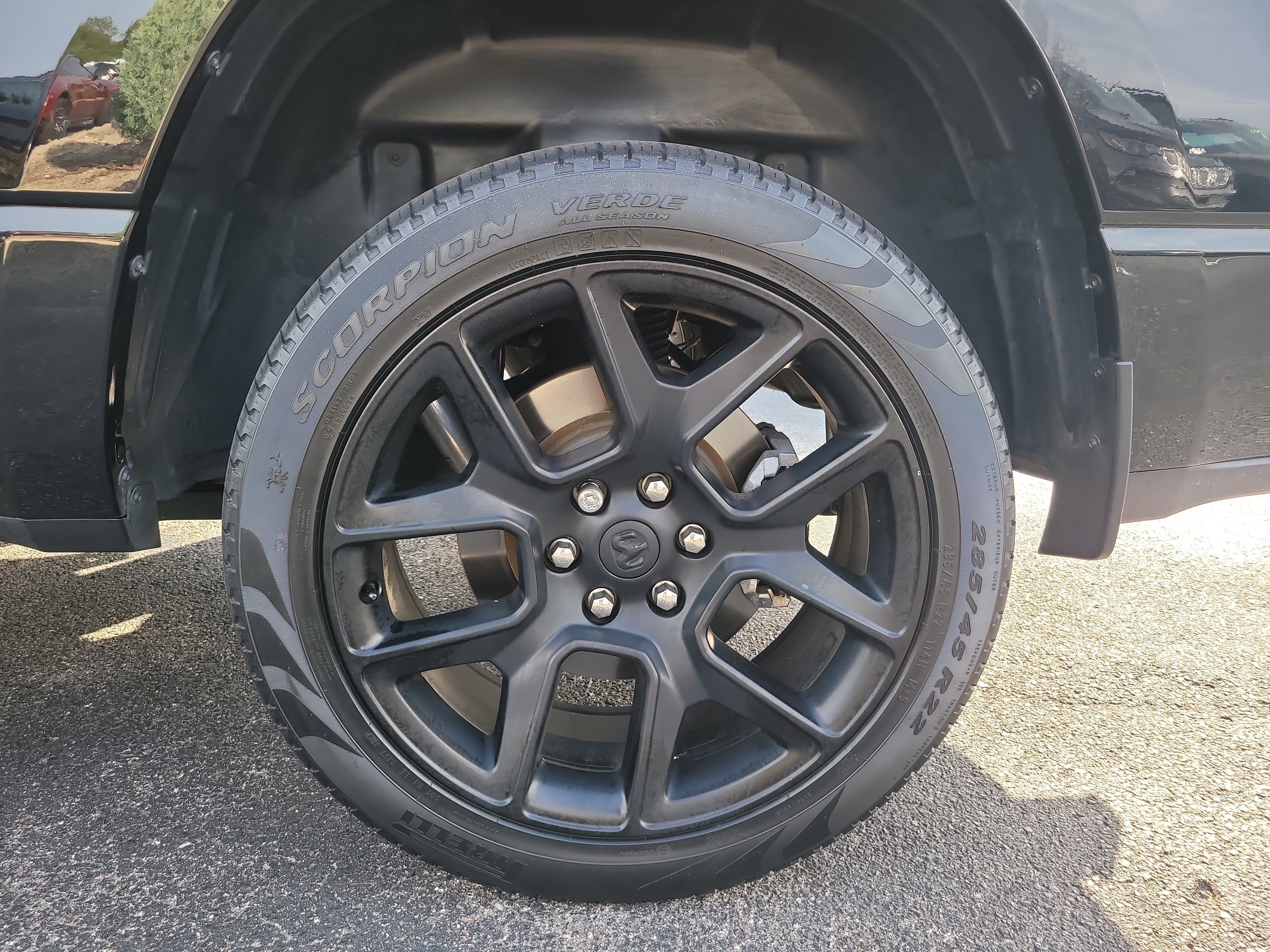 Used 2023 RAM 1500 Laramie AWD/4WD image 9