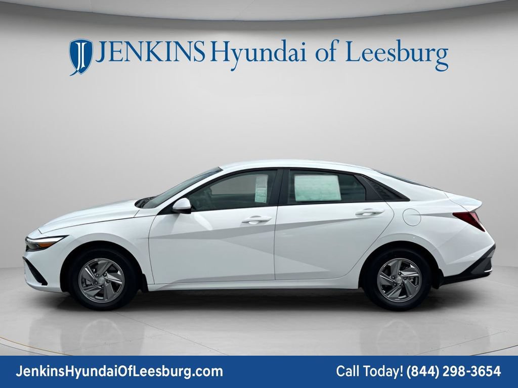 New 2026 Hyundai Elantra SE FWD image 9