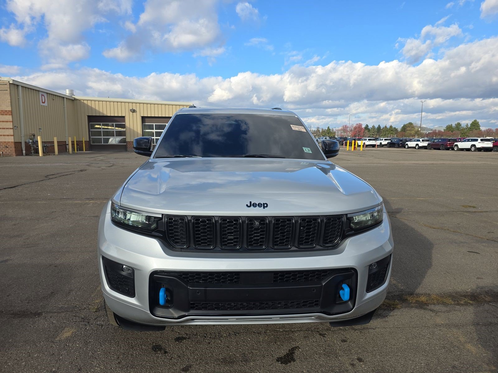 Used 2024 Jeep Grand Cherokee Limited 4xe AWD/4WD image 3