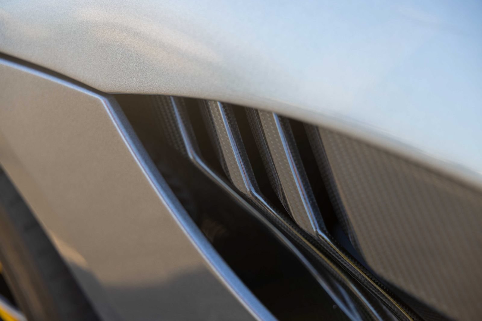 Used 2023 Aston Martin V8 Vantage Roadster RWD image 38