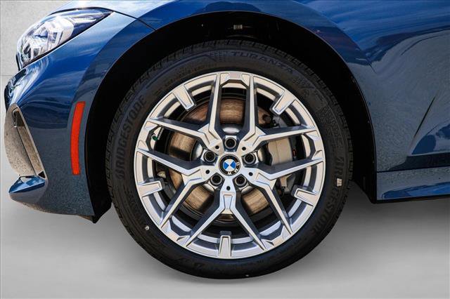Certified 2025 BMW 330i xDrive Sedan w/ Convenience Package image 9