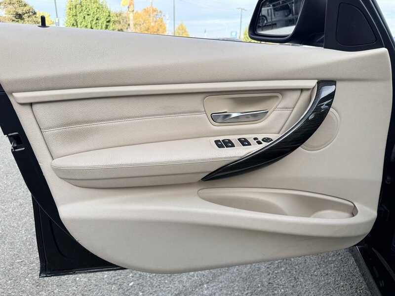 Used 2012 BMW 328i Sedan RWD image 21