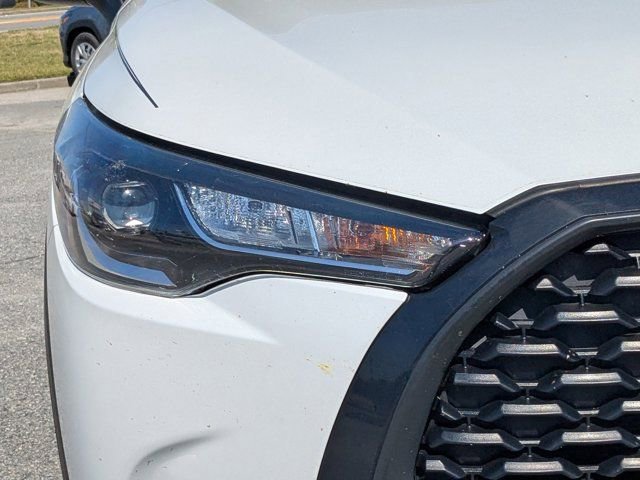 Used 2023 Toyota Corolla Cross L image 10