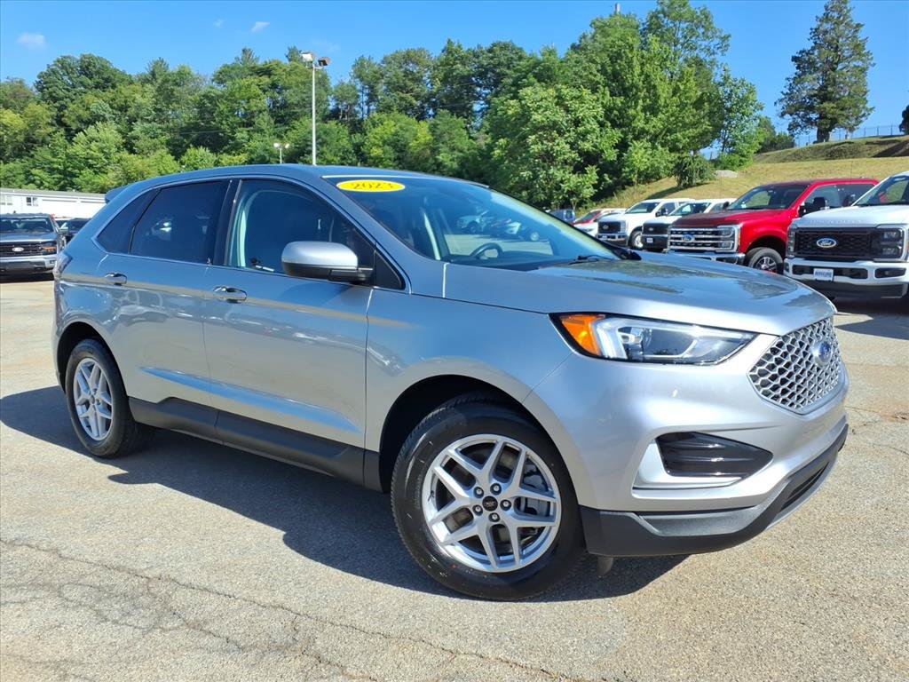 Used 2023 Ford Edge SEL AWD/4WD image 3