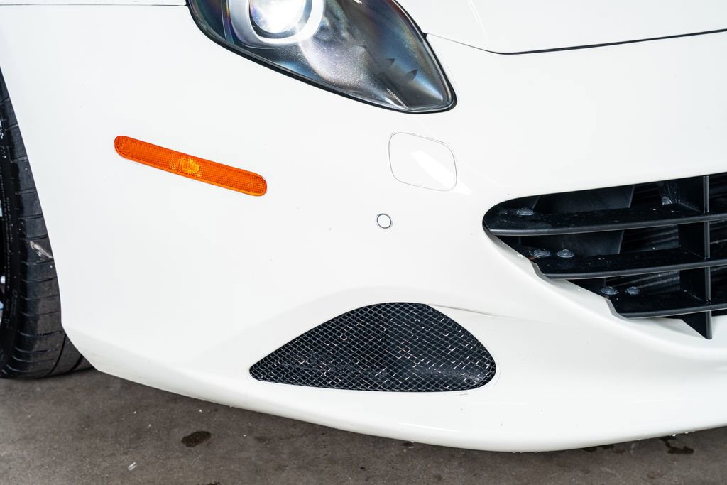 Used 2016 Ferrari California T image 22