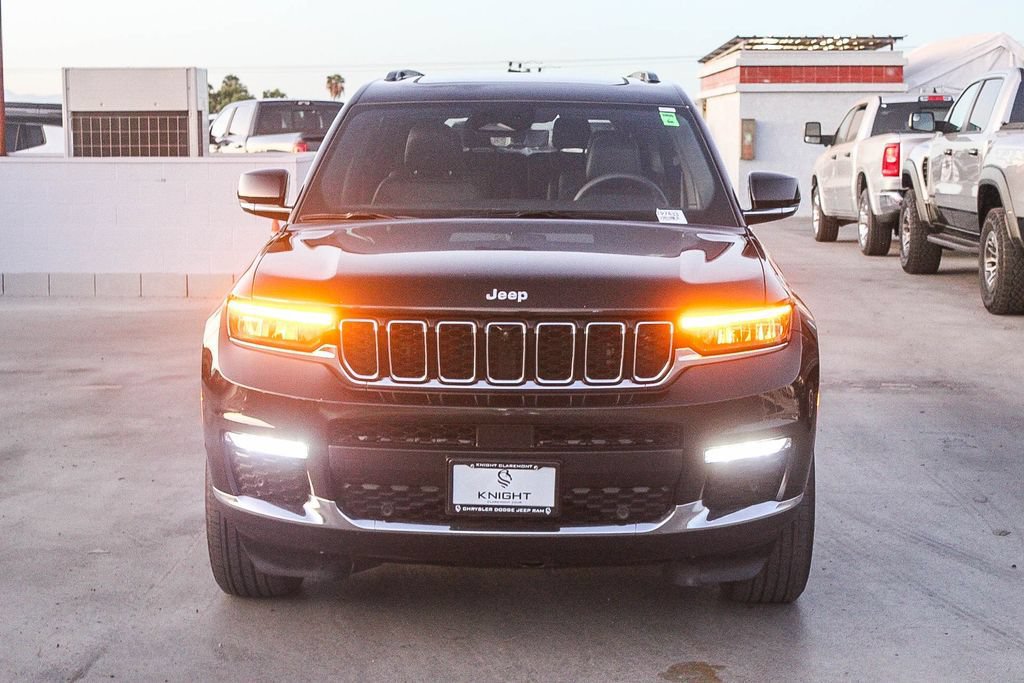 Used 2024 Jeep Grand Cherokee L Limited w/ Luxury Tech Group II AWD/4WD image 3
