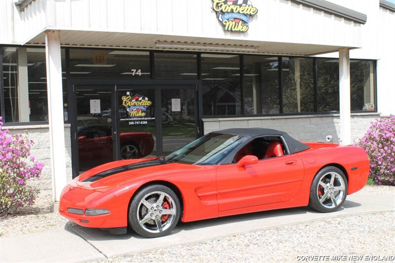 Used 2001 Chevrolet Corvette Coupe w/ Preferred Equipment Group2 RWD image 2