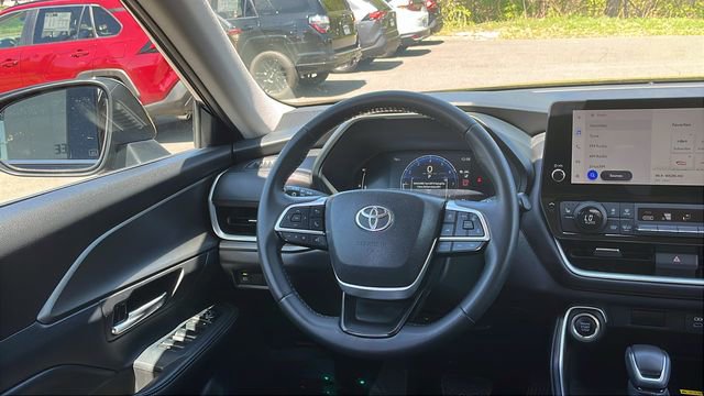 Certified 2025 Toyota Grand Highlander AWD image 23