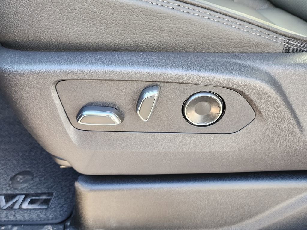 New 2026 GMC Yukon XL Denali w/ Denali Reserve Package image 18