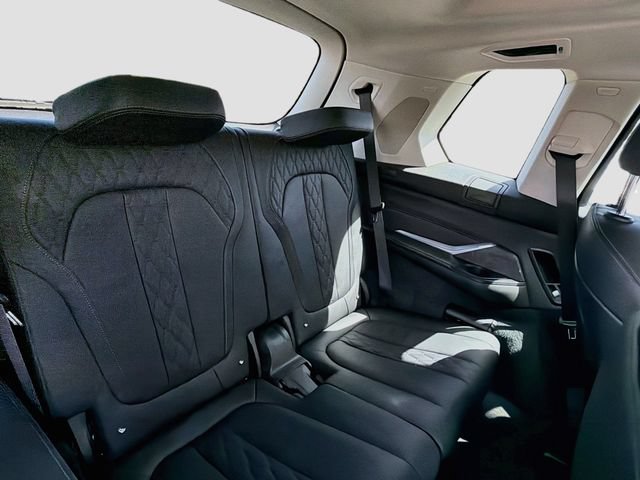 Used 2020 BMW X7 xDrive50i w/ Dynamic Handling Package AWD/4WD image 28