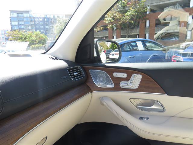 Used 2025 Mercedes-Benz GLS 450 4MATIC image 17