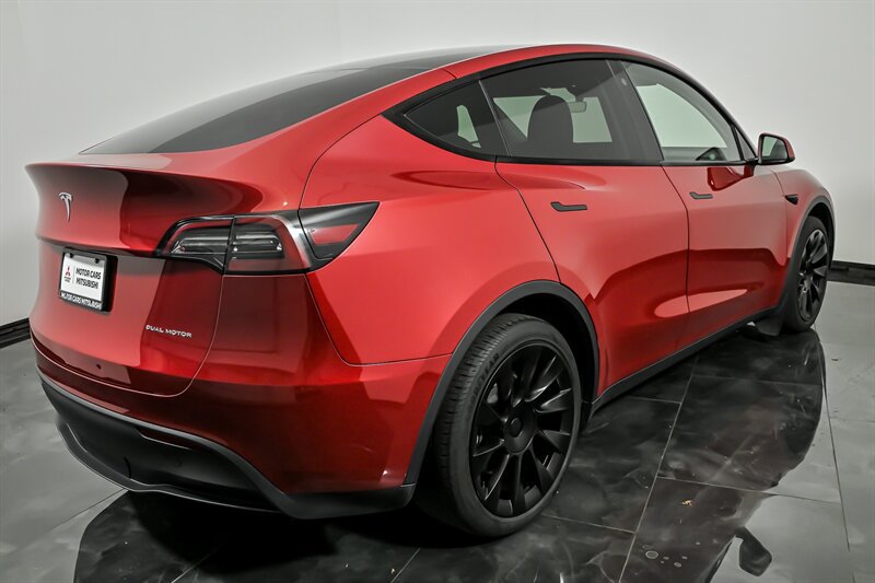 Used 2023 Tesla Model Y Long Range AWD/4WD image 9