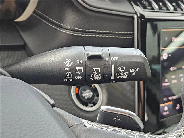 Used 2025 Jeep Grand Cherokee Laredo X RWD image 21