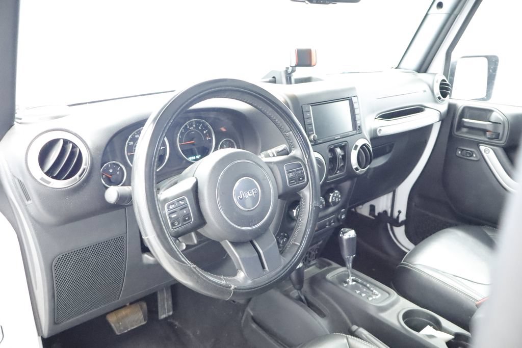 Certified 2017 Jeep Wrangler Unlimited Sahara w/ Connectivity Group AWD/4WD image 21