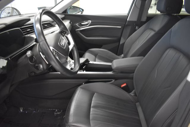Used 2021 Audi e-tron Premium w/ Convenience Plus Package AWD/4WD image 21