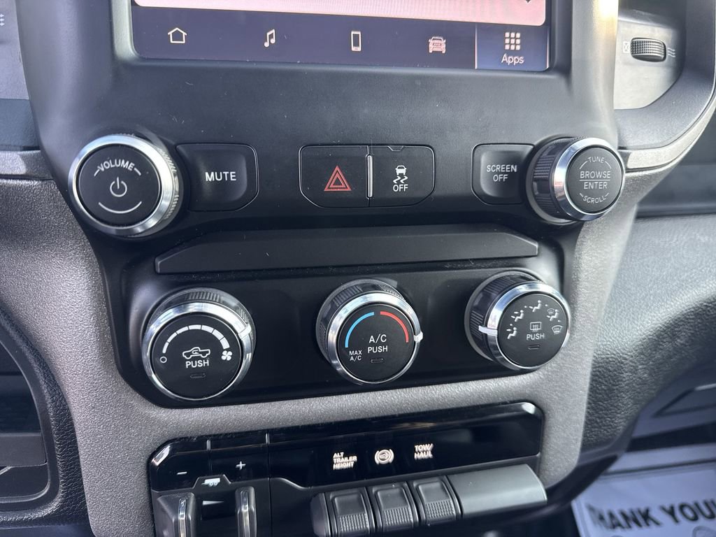 Used 2024 RAM 3500 Tradesman w/ Chrome Appearance Group AWD/4WD image 18