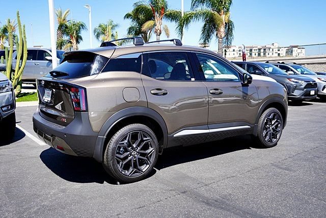 New 2026 Nissan Kicks SR w/ Cold Weather Package FWD image 4