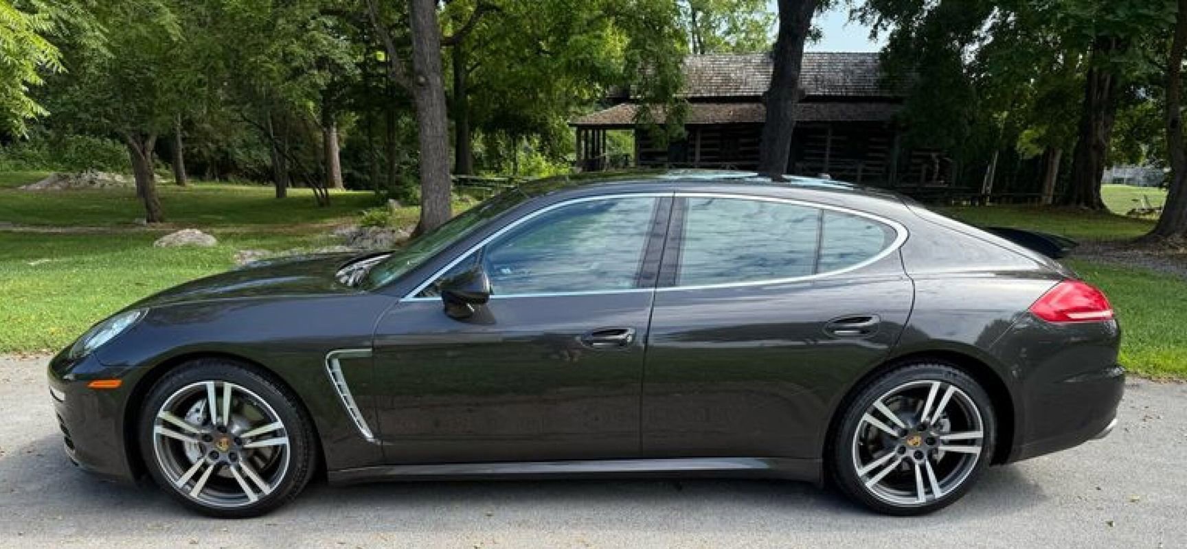 Used 2015 Porsche Panamera 4S image 10