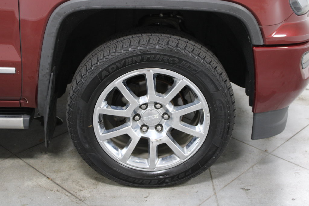 Used 2016 GMC Sierra 1500 Denali w/ Enhanced Driver Alert Package AWD/4WD image 14