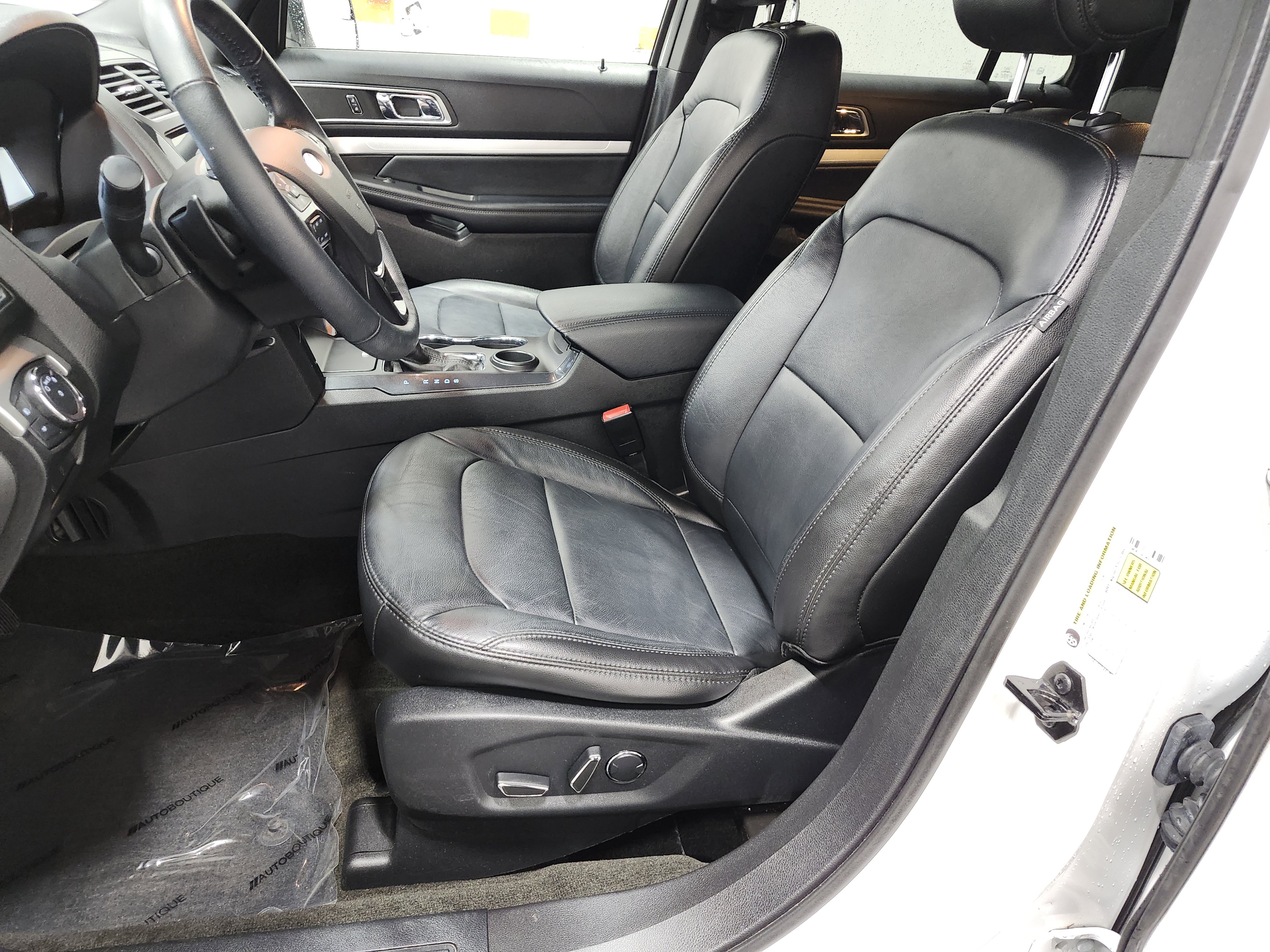 Used 2017 Ford Explorer XLT w/ Equipment Group 202A FWD image 22