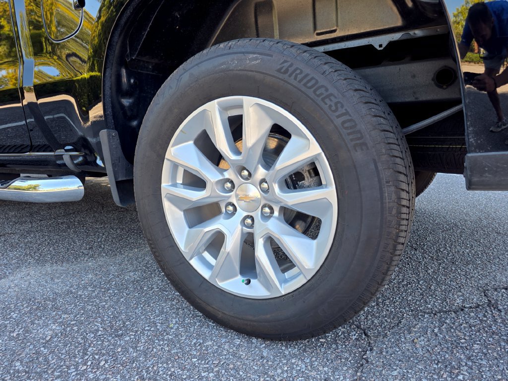 Certified 2025 Chevrolet Silverado 1500 Custom RWD image 32