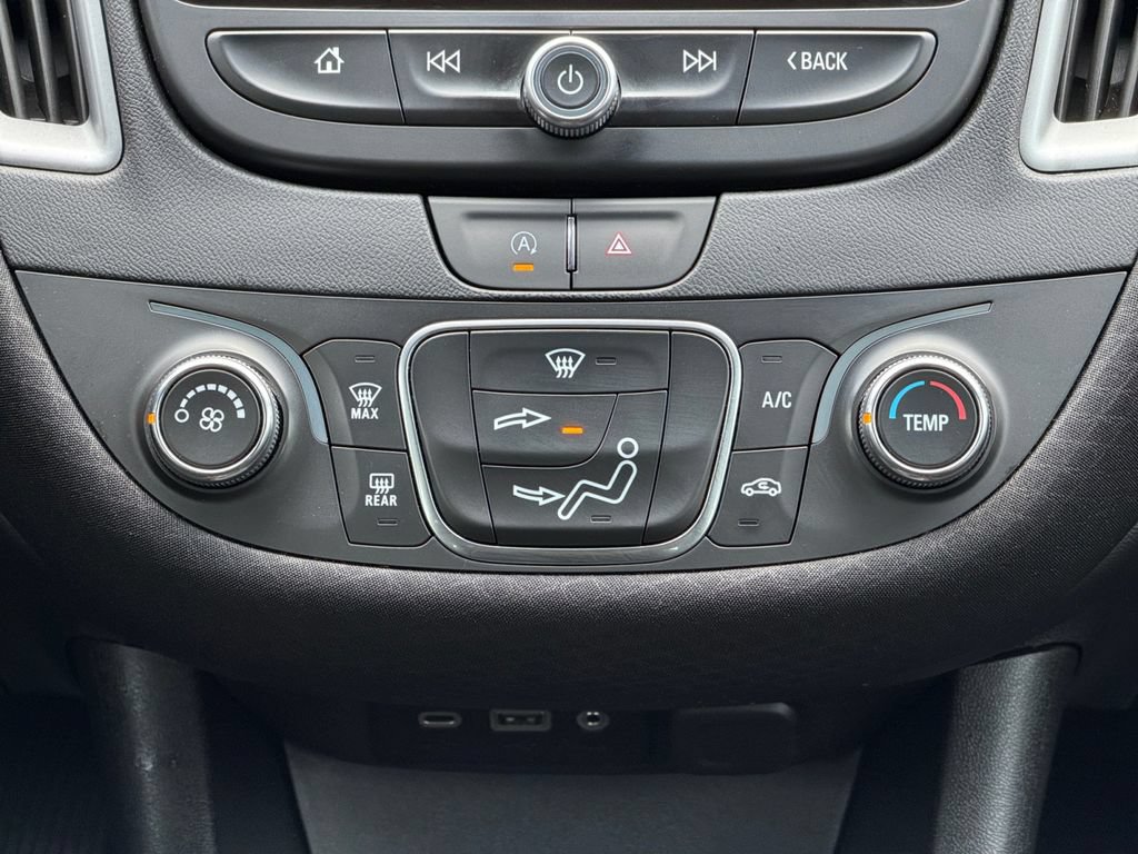 Used 2025 Chevrolet Malibu RS FWD image 27