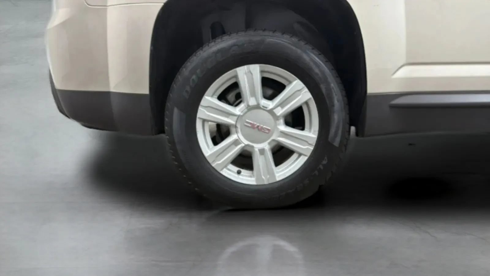 Used 2015 GMC Terrain SLE FWD image 25