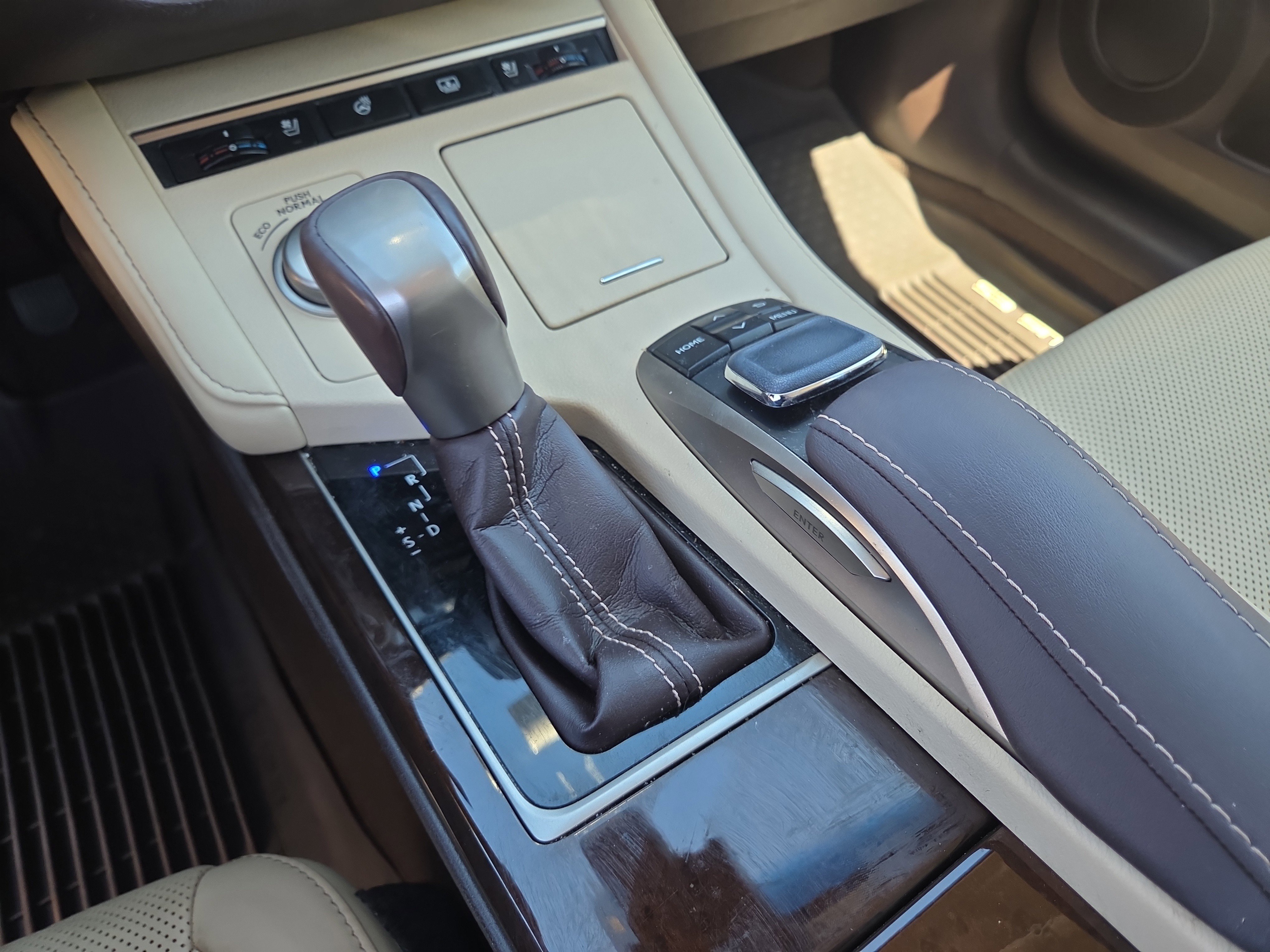 Used 2017 Lexus ES 350 w/ Luxury Package image 30
