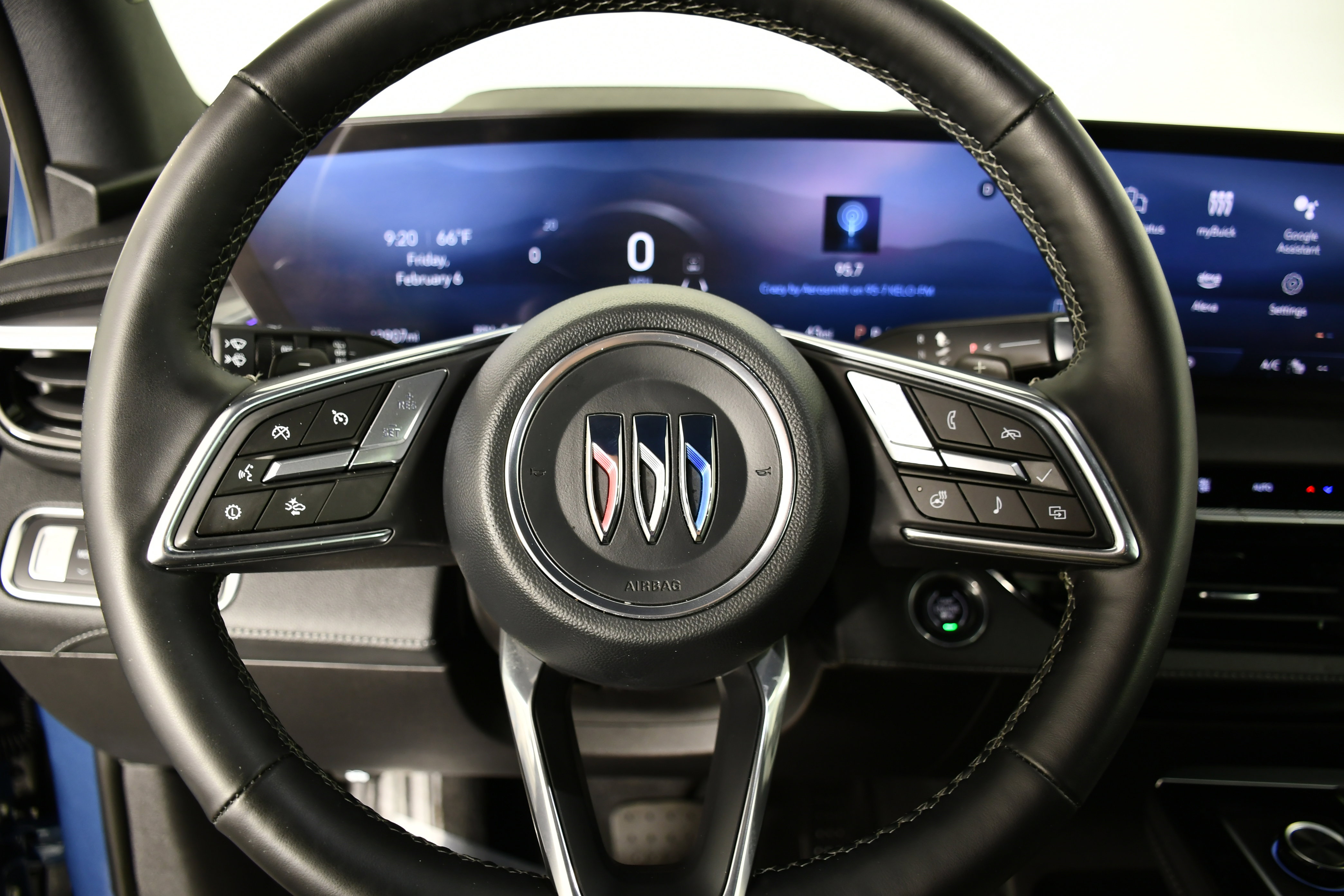 Used 2025 Buick Enclave Preferred image 19