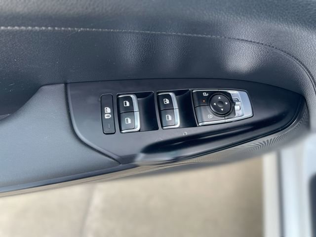 Used 2025 Kia K5 LXS FWD image 15