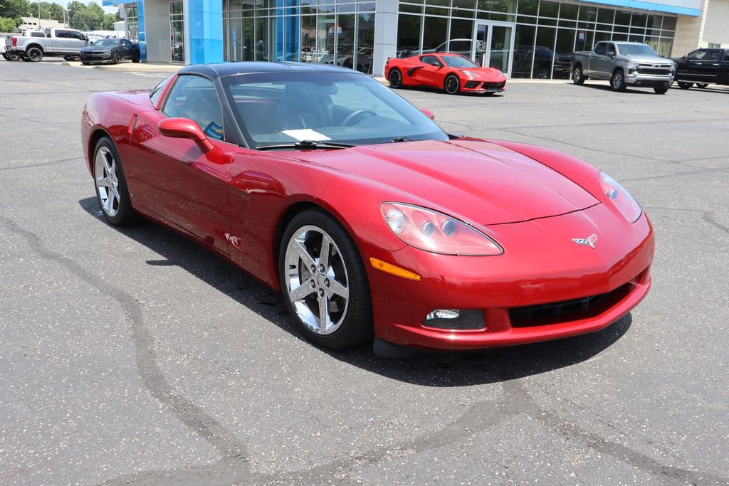 Used 2008 Chevrolet Corvette Coupe RWD image 2