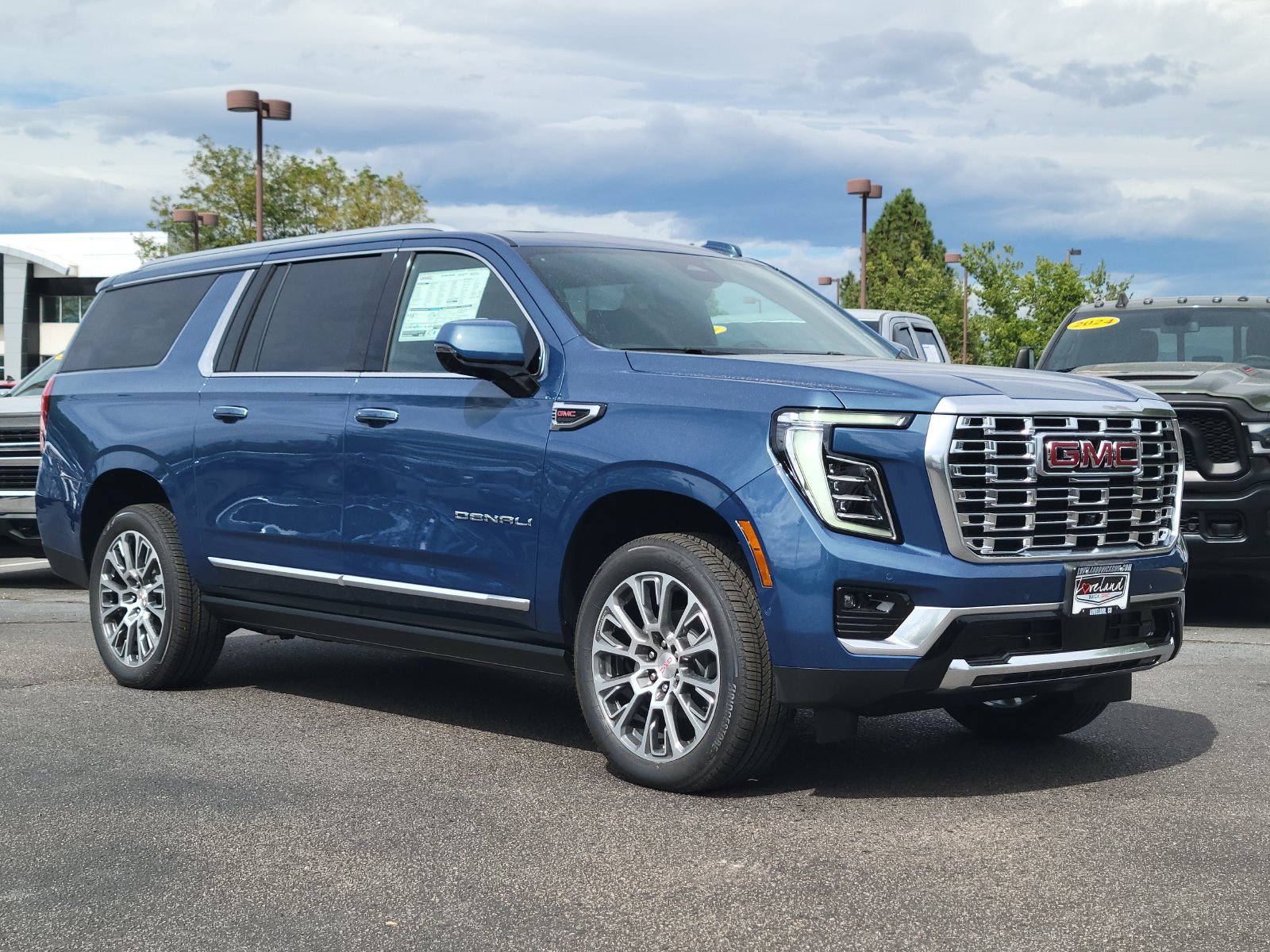 New 2026 GMC Yukon XL Denali w/ Denali Reserve Package