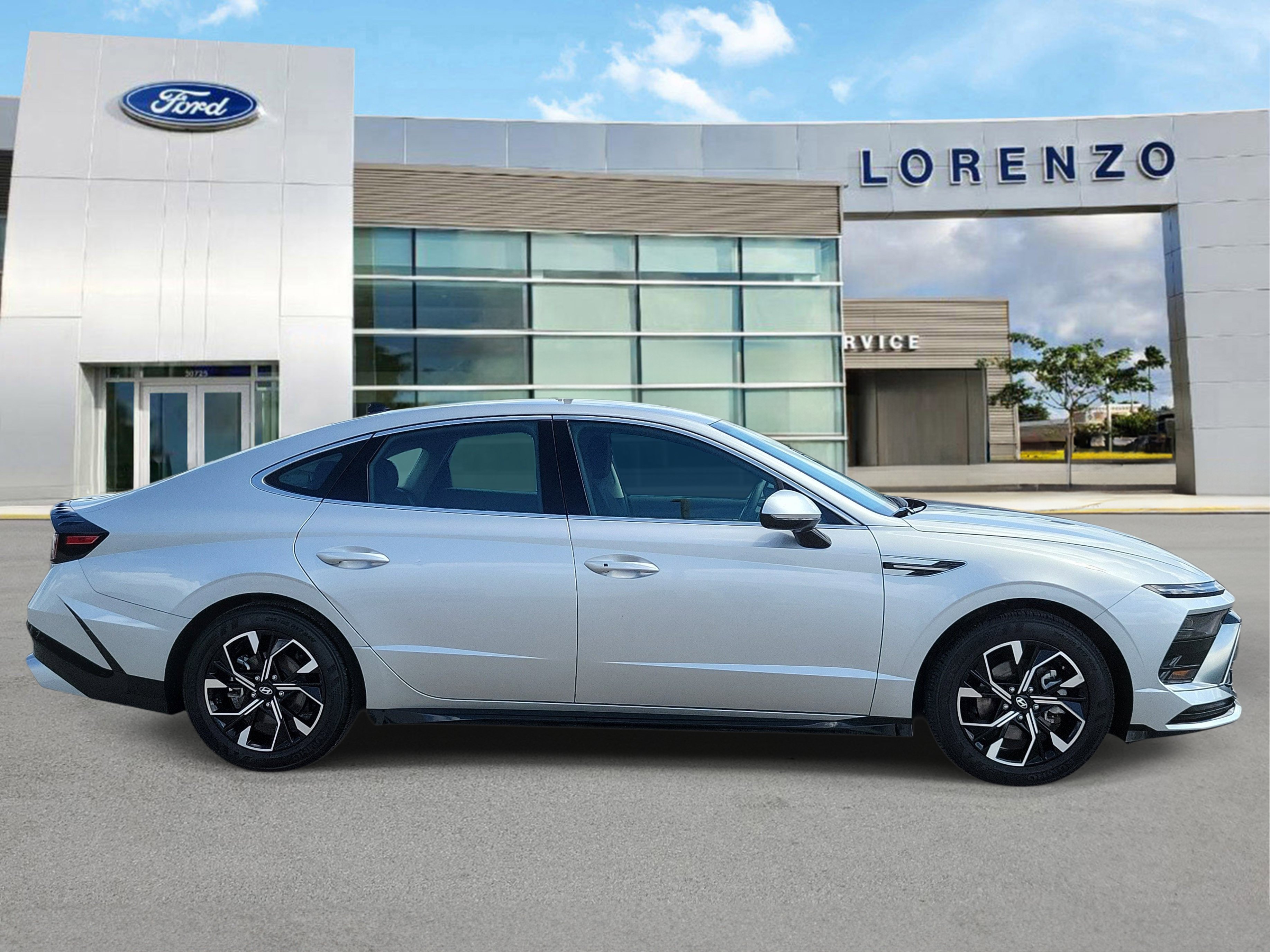 Used 2025 Hyundai Sonata SEL FWD image 4