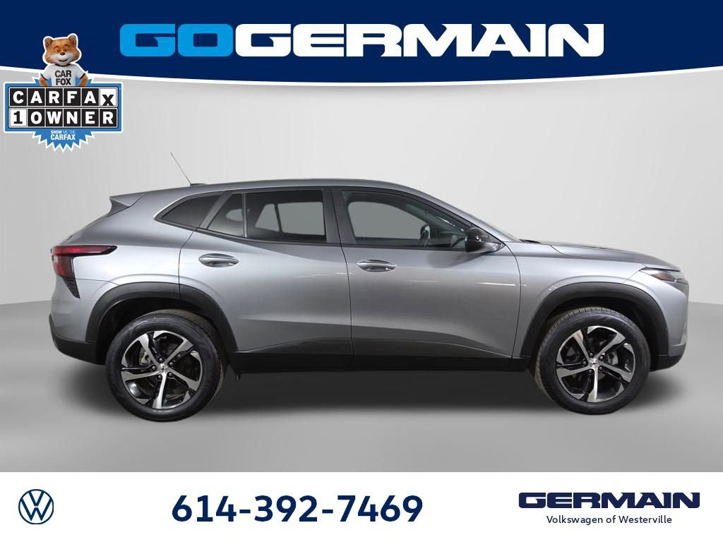 Used 2025 Chevrolet Trax RS w/ Driver Confidence Package image 7