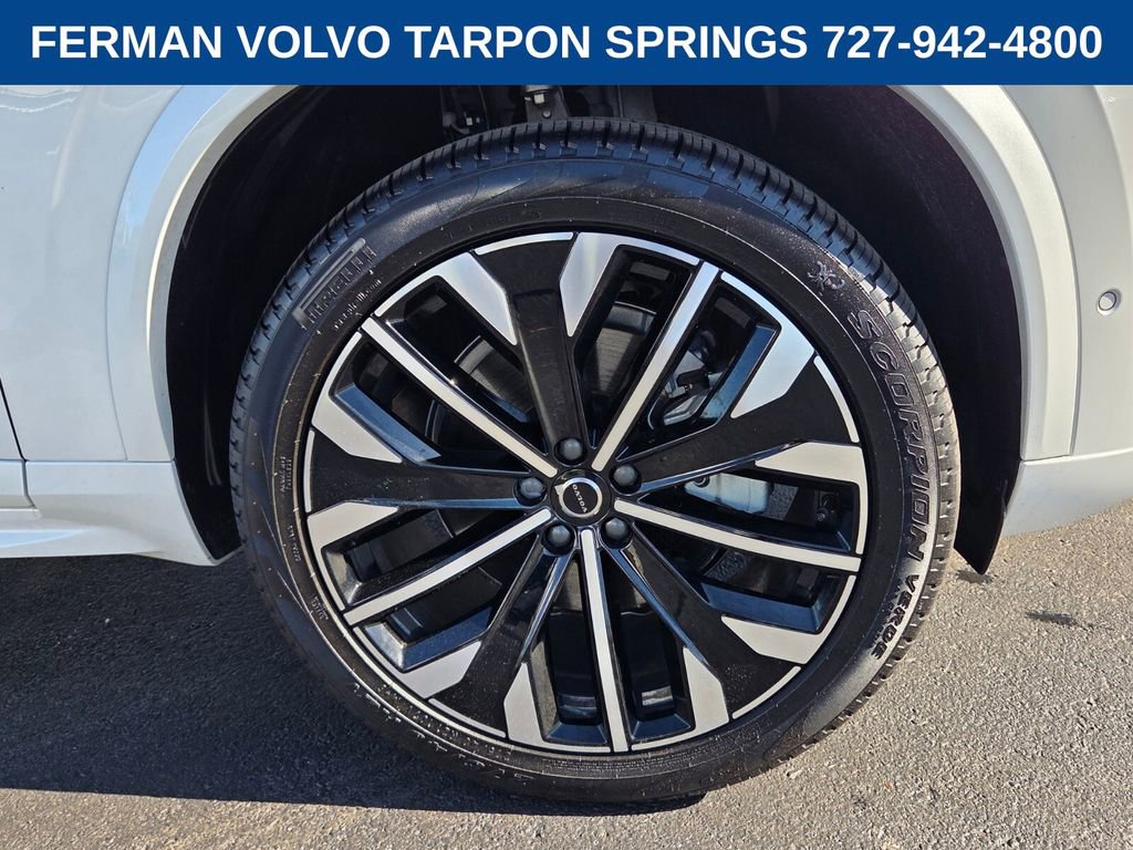 New 2026 Volvo XC90 B5 Plus w/ Protection Package Premier image 11