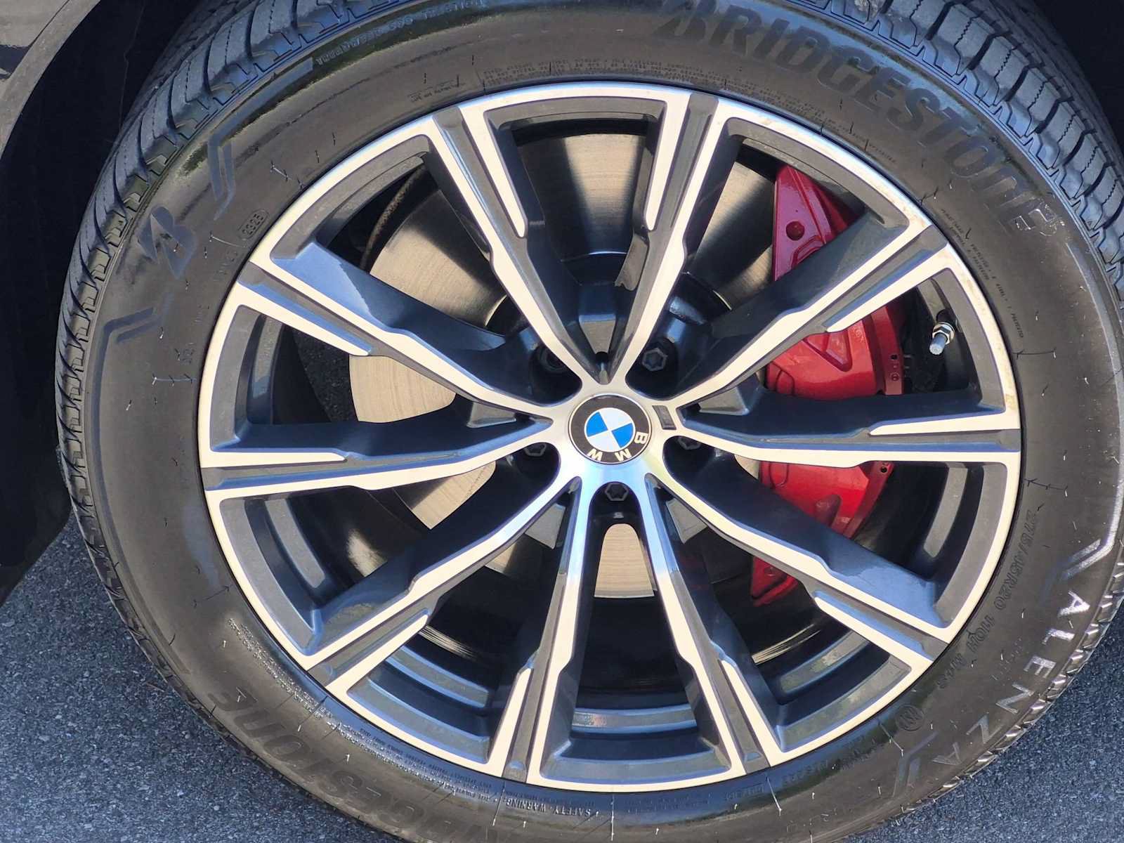 Used 2022 BMW X6 xDrive40i w/ M Sport Package AWD/4WD image 13