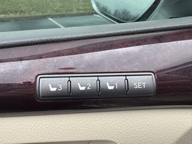 Used 2015 Lexus LX 570 4WD image 23