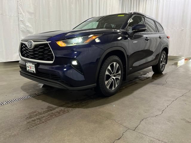 Used 2021 Toyota Highlander XLE AWD/4WD image 26