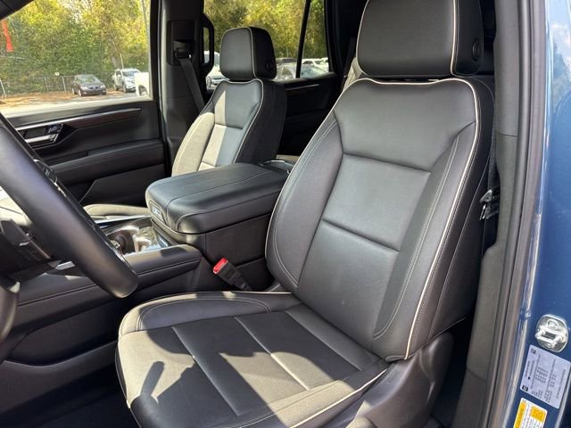 Used 2025 Chevrolet Tahoe Premier AWD/4WD image 10