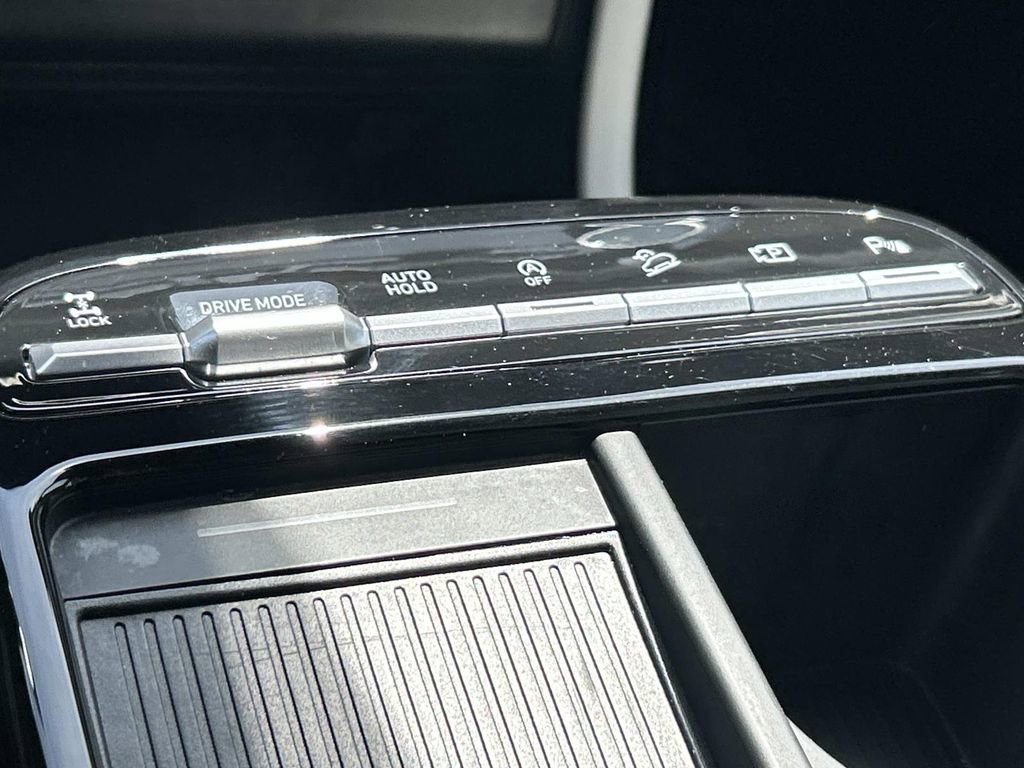 Certified 2025 Hyundai Tucson Limited AWD/4WD image 37