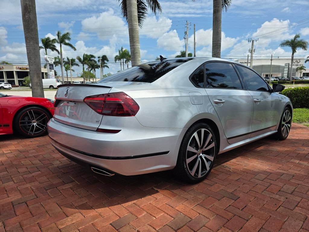 Used 2018 Volkswagen Passat 3.6 FWD image 4