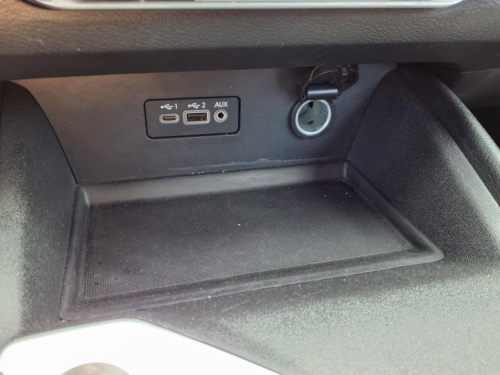 Used 2025 Nissan Altima 2.5 SV FWD image 9