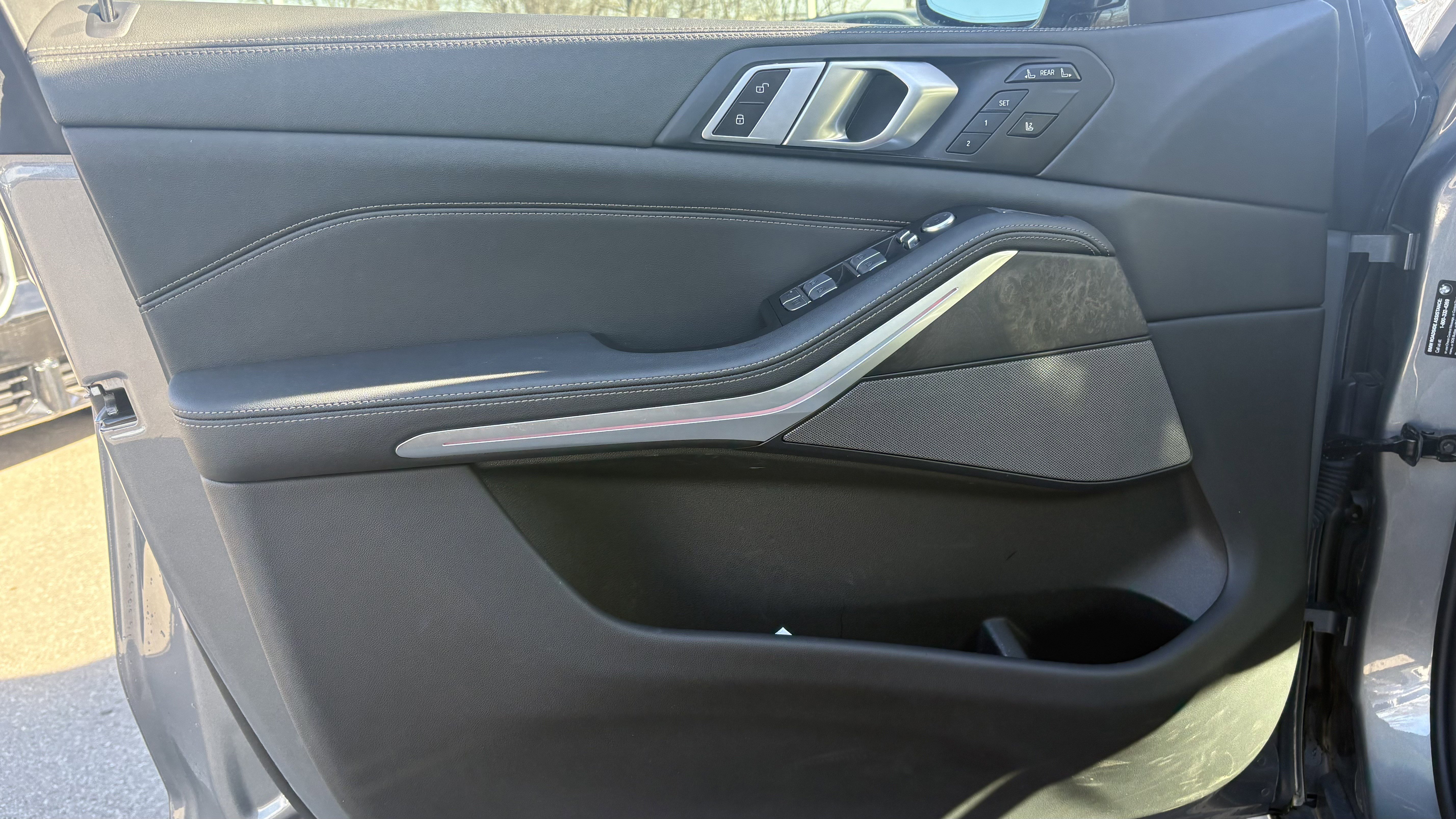 Used 2024 BMW X7 xDrive40i w/ M Sport Package image 16