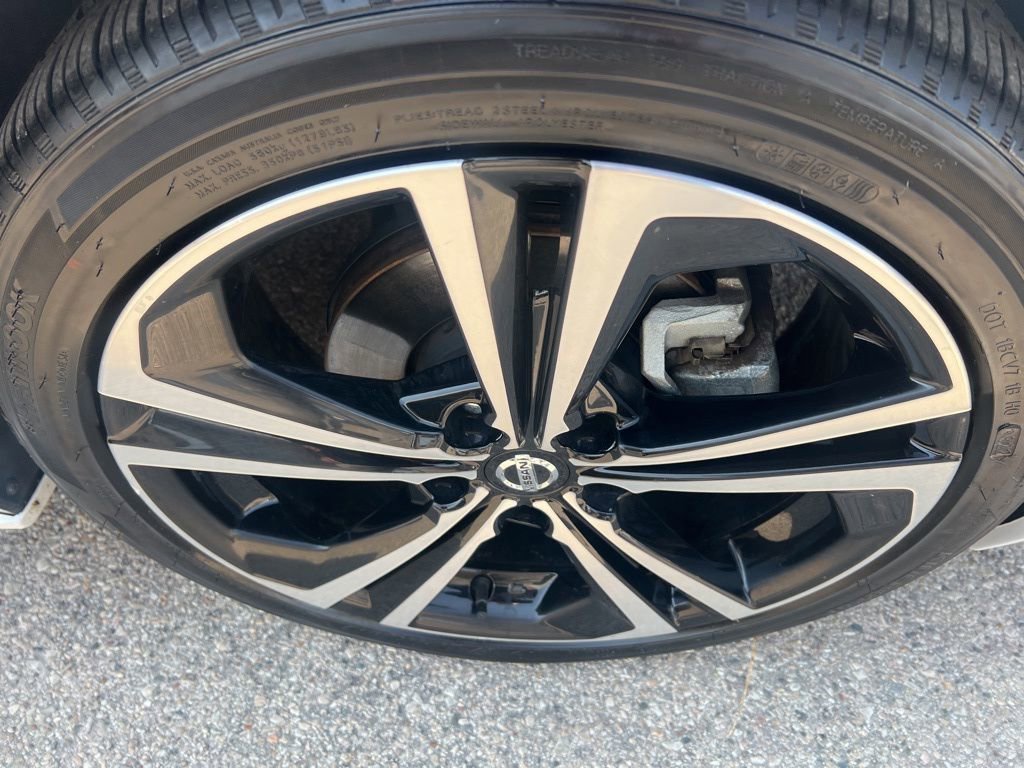 Certified 2023 Nissan Sentra SR w/ SR Premium Package image 39