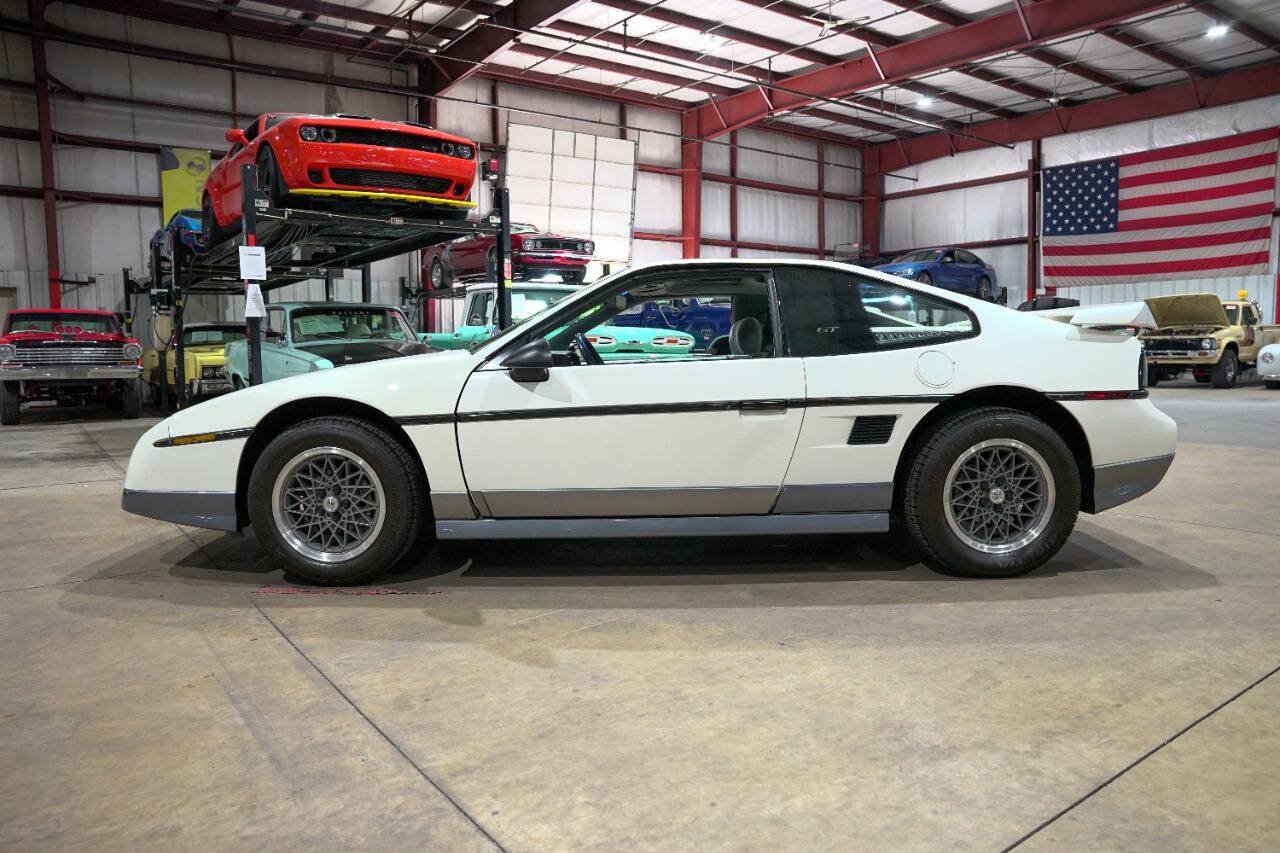 Used 1987 Pontiac Fiero GT RWD image 4