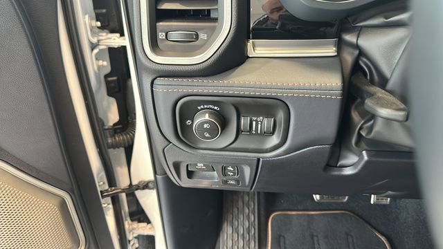 Used 2025 RAM 1500 Tungsten AWD/4WD image 16