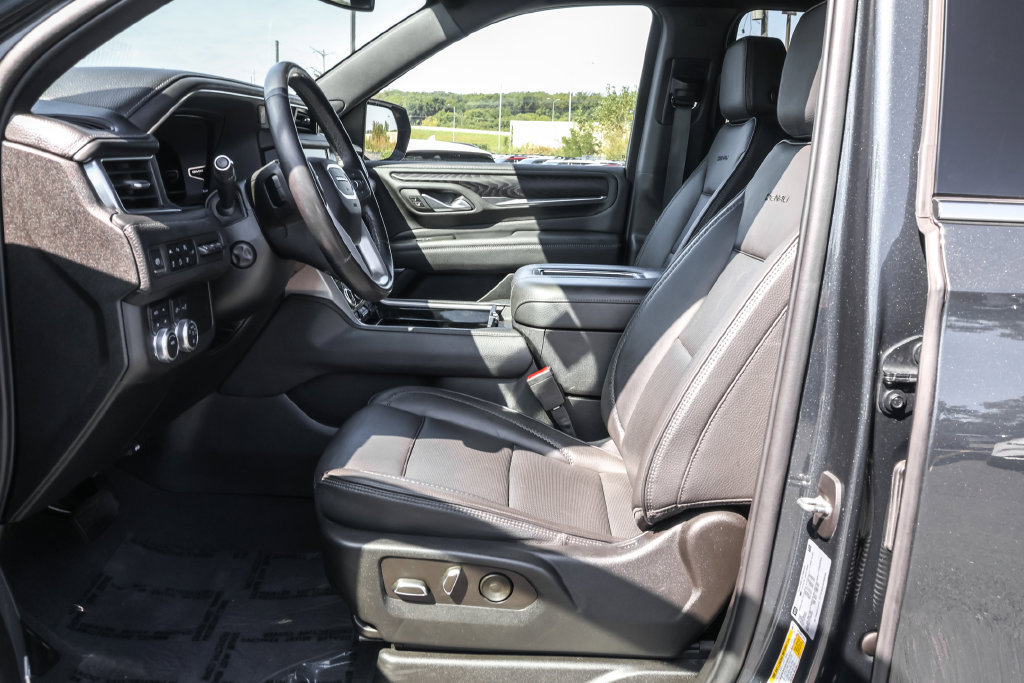 Used 2022 GMC Yukon XL Denali AWD/4WD image 6