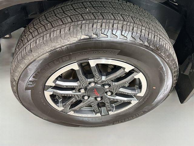 Used 2025 Toyota Tacoma TRD Sport image 30