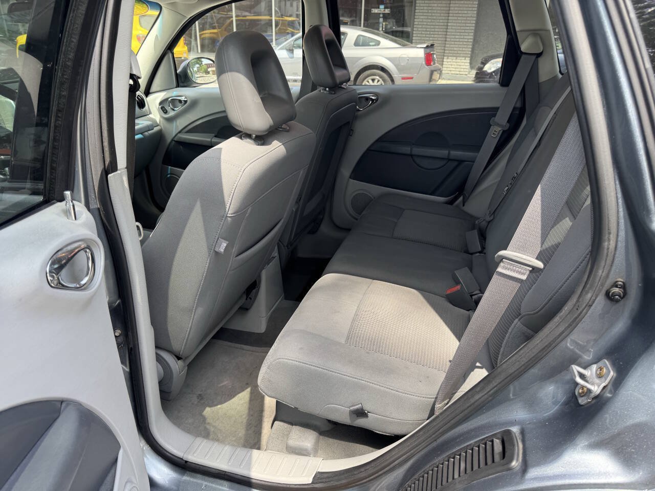Used 2010 Chrysler PT Cruiser w/ Convenience Group FWD image 9